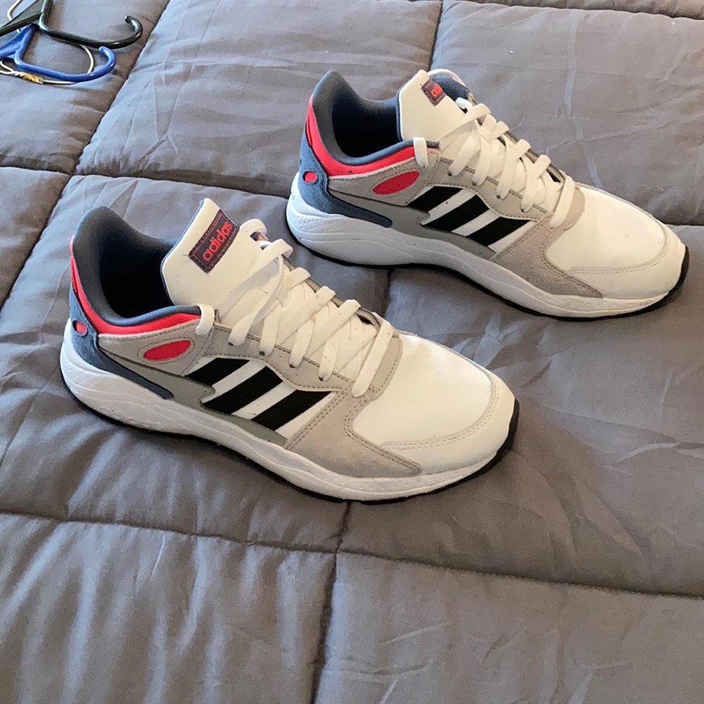Casual shoes